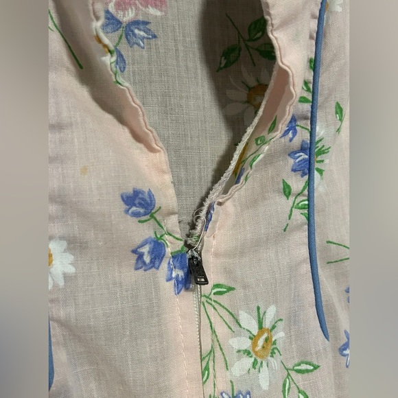 Vintage House Coat Pink Floral Zip Short Sleeve Womens Small Stain - Picture 4 of 4